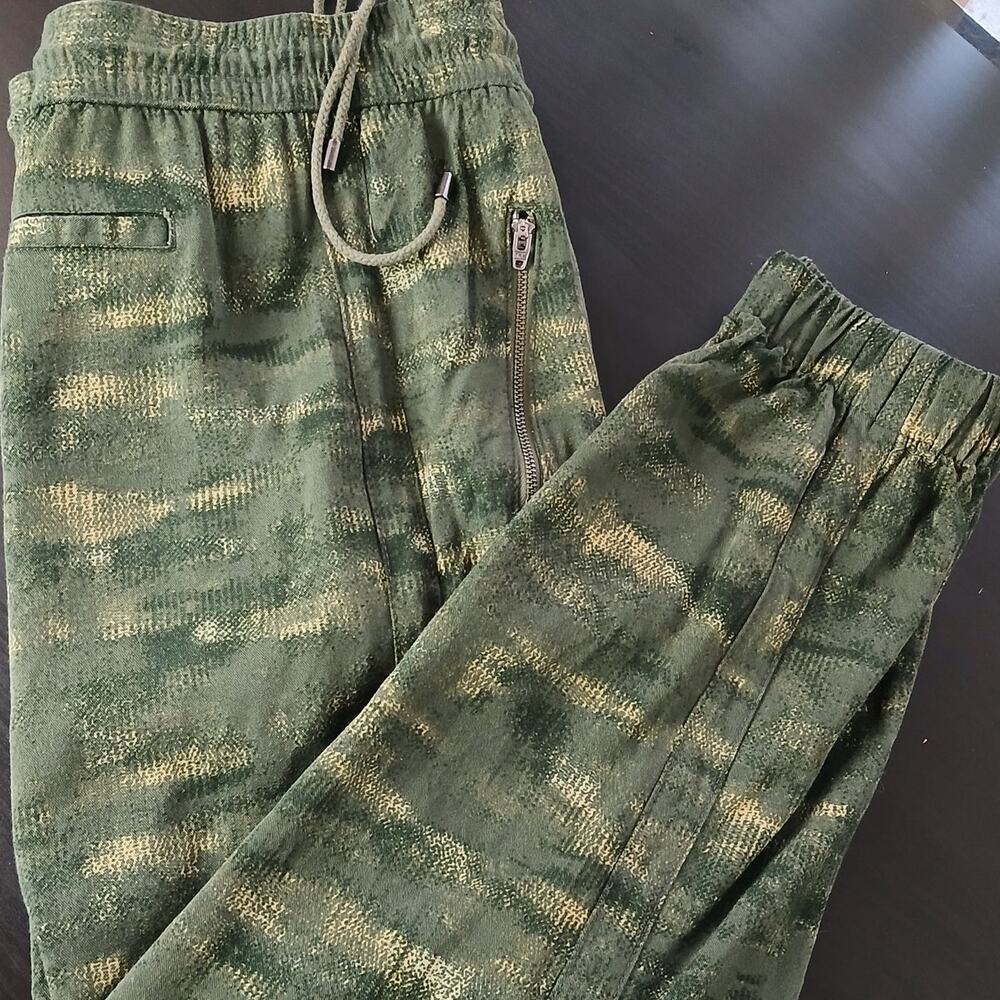 BCG Camouflage Joggers Large short camo green tan elastic baggy zipper pockets